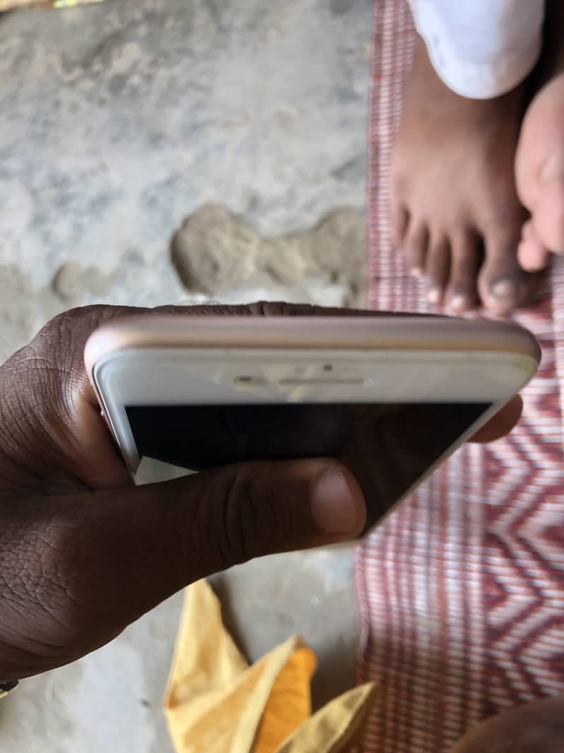 Apple iPhone 8 Plus 1