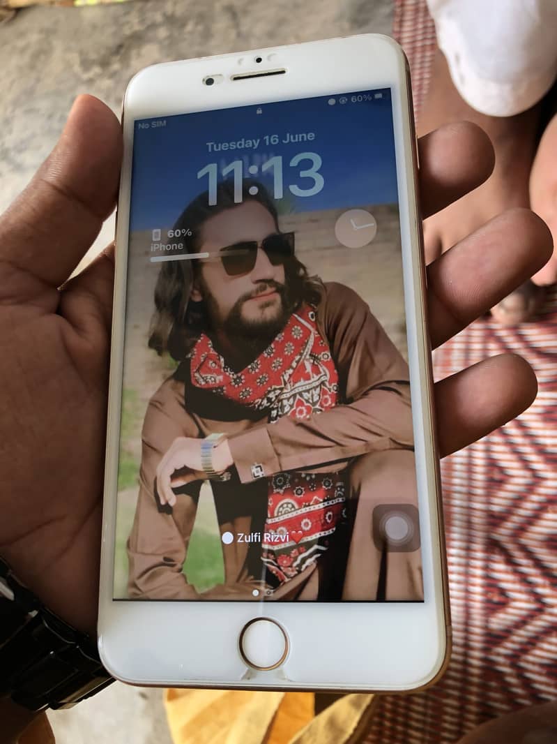 Apple iPhone 8 Plus 4