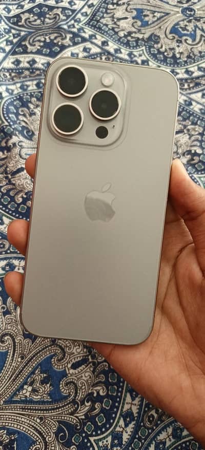 Apple iPhone 15 Pro water resistant 128gb non jv