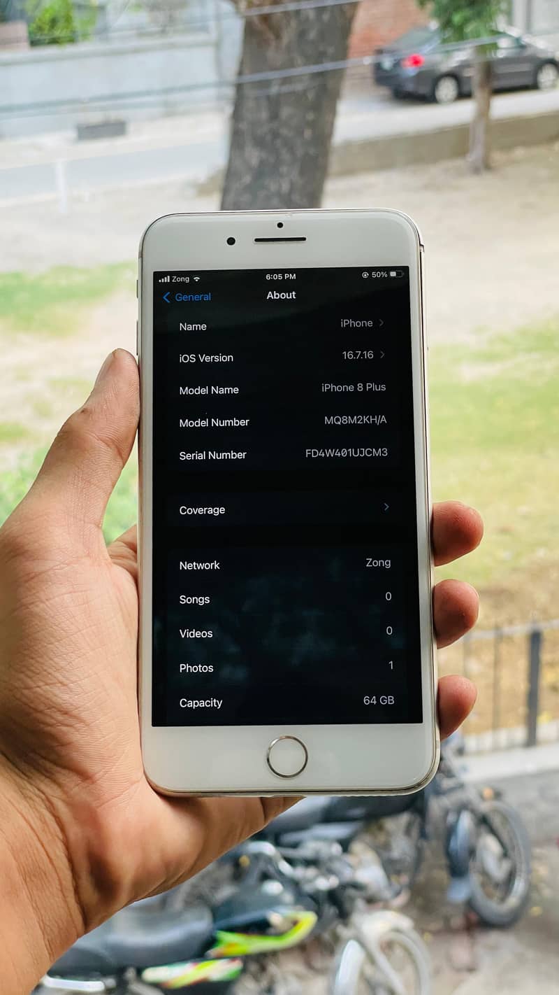 Apple iPhone 8 Plus 4