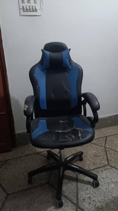Gamming Chair Urgent Sell