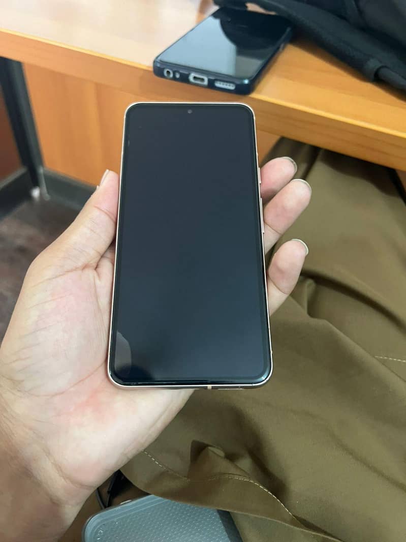 Google Pixel 8 5