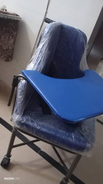 corner chair with table