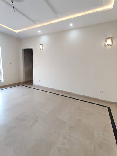 Formanit Housing Scheme 1 Kanal Brand New Portion Available For Rent