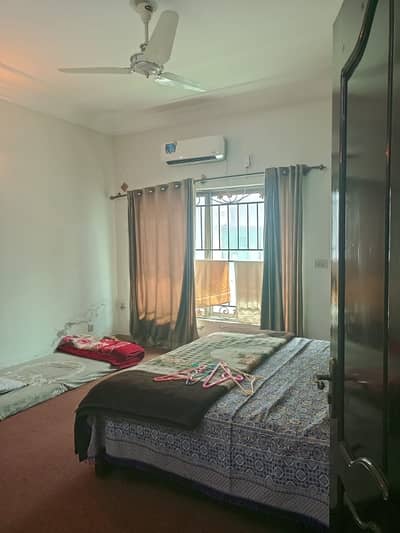 I. 8 Furnished Single Room For Rent Separate