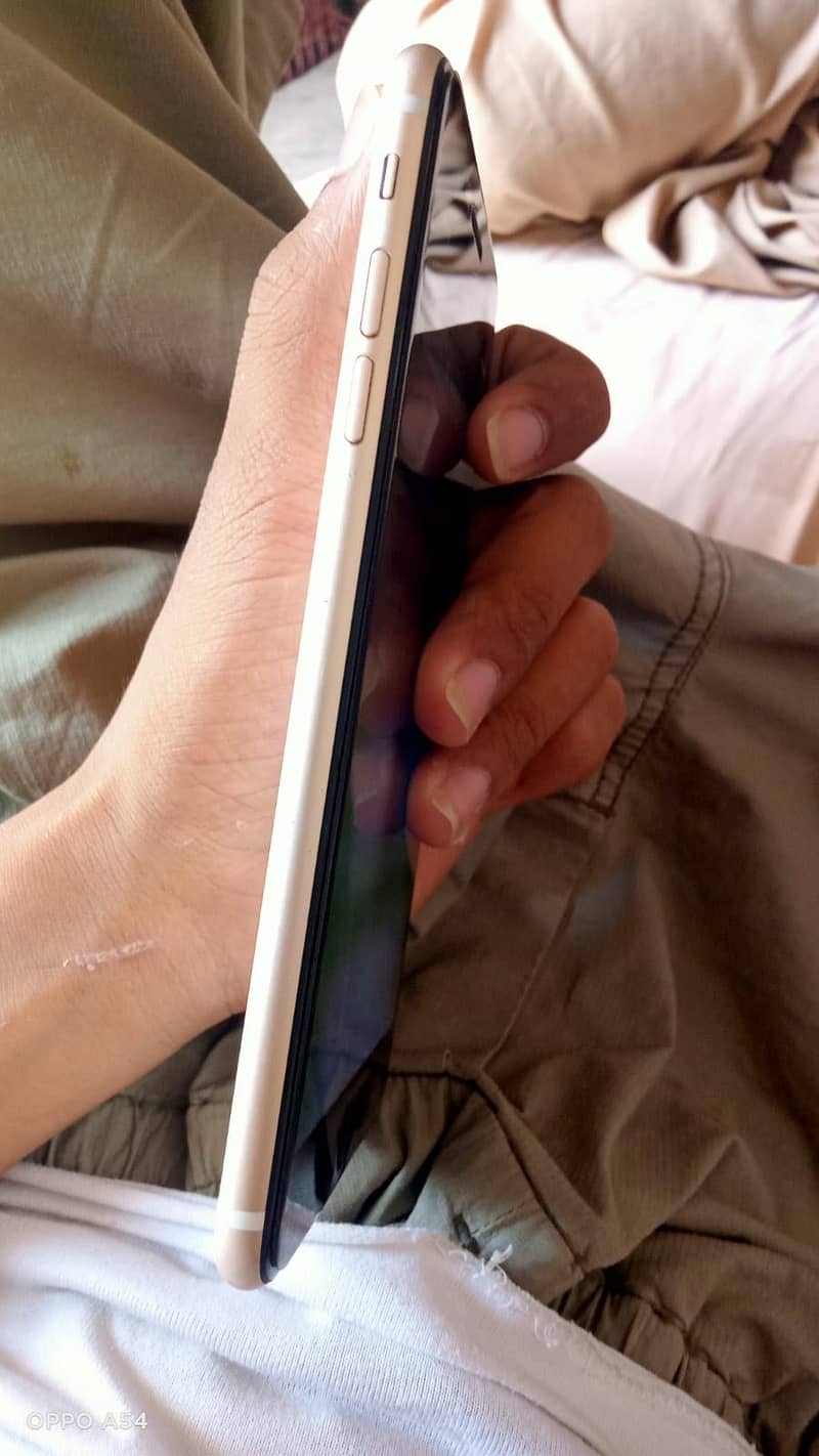 Apple iPhone 7 Plus 2