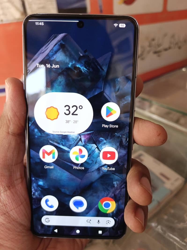 Google Pixel 8 Pro 3