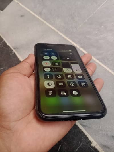 Apple iPhone XR | Exchange With 11 Pro