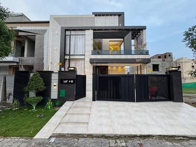 10 MARLA ULTRA LUXURY MODREN HOUSE FOR SALE IN RAFI BLOCK SECTOR E BAHRIA TOWN LAHORE