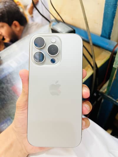 Apple iPhone 16 Pro