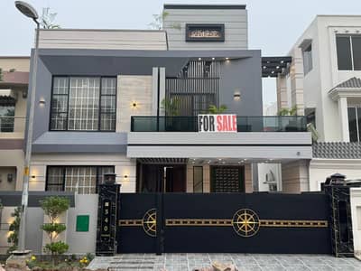 A BEAUTIFUL 10.66 MARLA HOUSE FOR SALE IN GULBAHAR BLOCK SECTOR C BAHRIA TOWN LAHORE