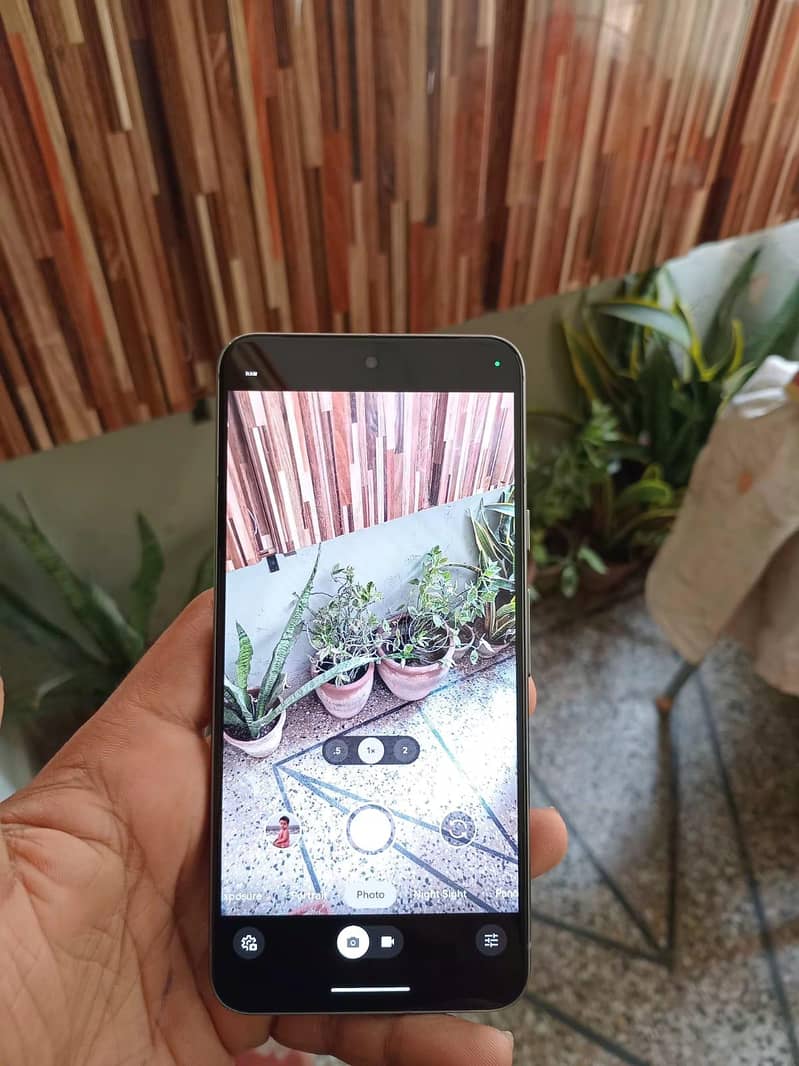 Google Pixel 8 5