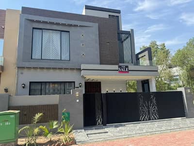 10 MARLA BEAUTIFUL HOUSE FOR SALE IN OVERSEAS B BAHRIA TOWN LAHORE