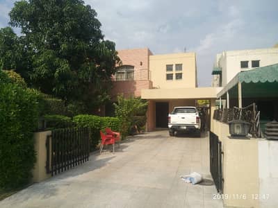 12 MARLA BEAUTIFUL HOUSE FOR SALE IN SAFARI VILLAS SECTOR B BAHRIA TOWN LAHORE