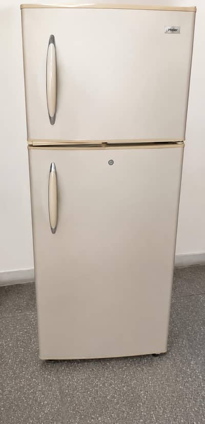 Haier HRF-320 Medium Size Refrigerator – Excellent Condition