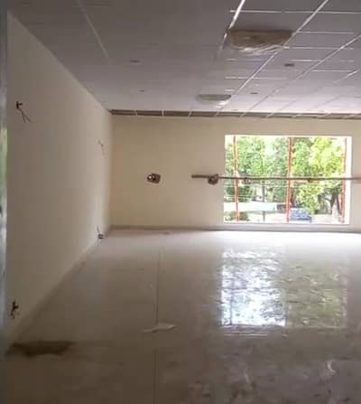 Unoccupied Building Of 1 Kanal Is Available For rent In Gulberg