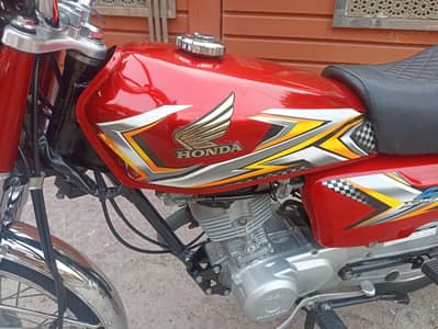 CG 2025 model 125  03055822425
