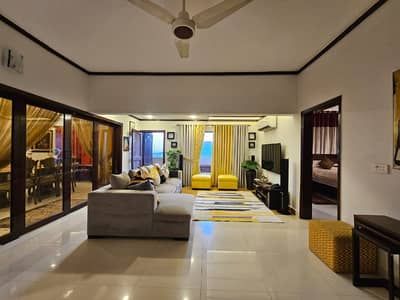 EXECUTIVE LUXURY SEA-FACING 3-BEDROOM FULLY FURNISHED APARTMENT FOR SHORT-TERM RENT IN SEA VIEW APARTMENTS DHA PHASE 5