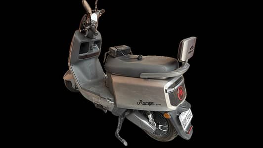Ramza A700 Commander Scooty Almost New