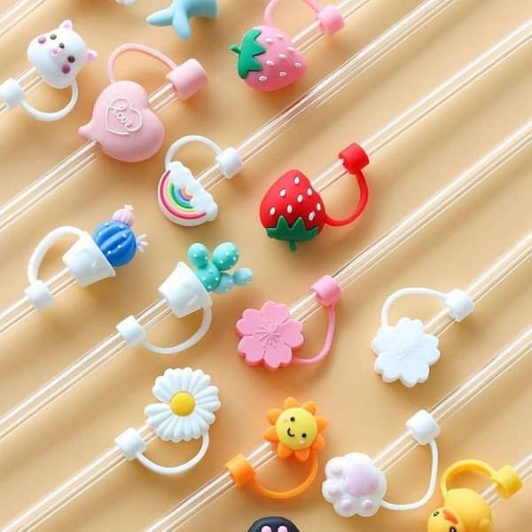 Cute Straw Topper / Straw Cover Cap – Silicone Straw Stopper Leakproof Dustproof – Cartoon Straw Accessories for Water Bottles & Tumblers