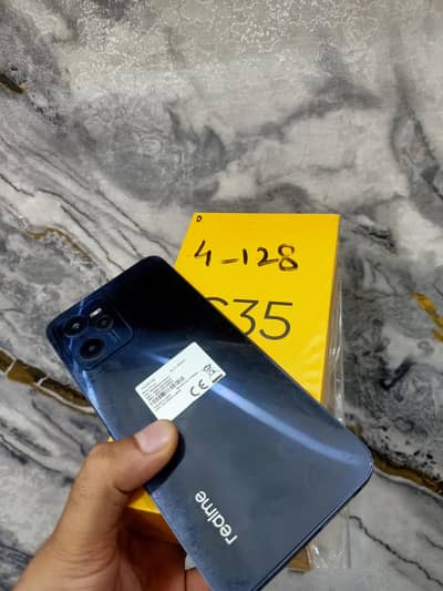 Realme C35
