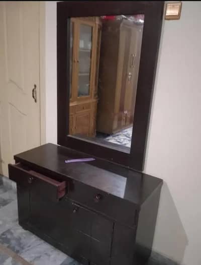 dressing table