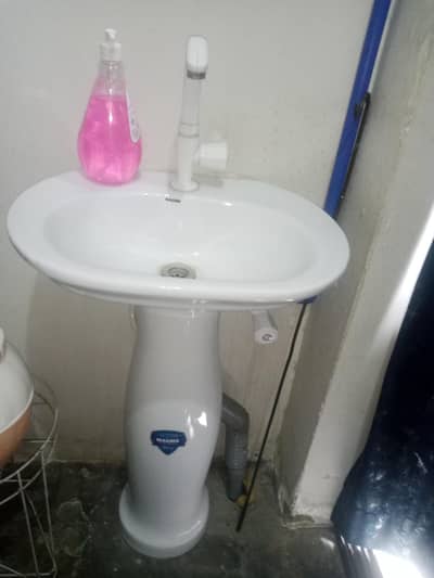 shampoo unit