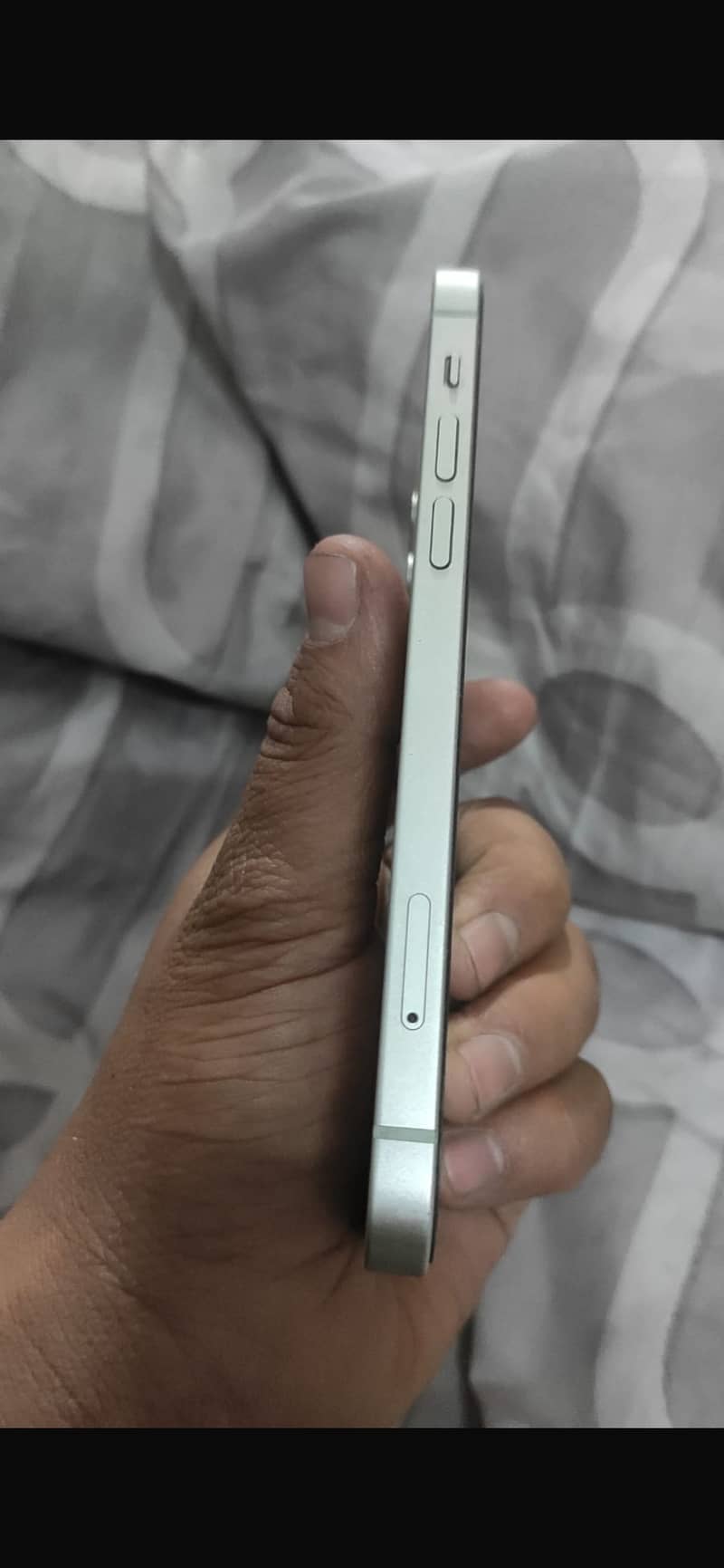 Apple iPhone 12 4
