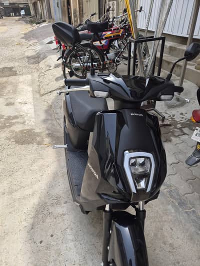 HONDA icon e