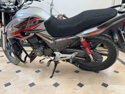 honda cb150f 2020 silver