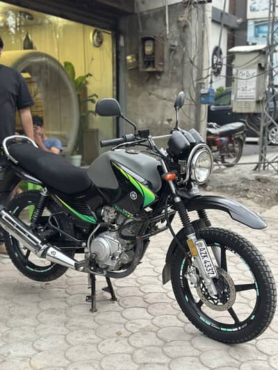 YAMAHA 125G Mate Green Colour