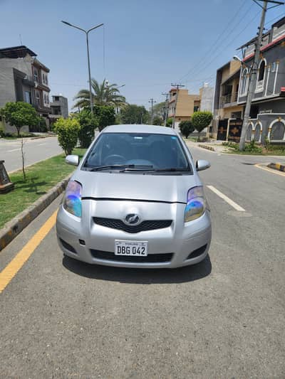Toyota Vitz 2012