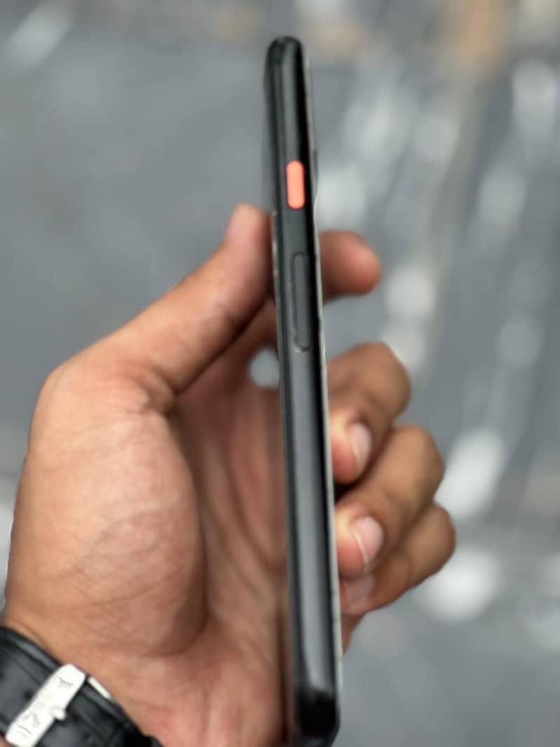 Google Pixel 4 3