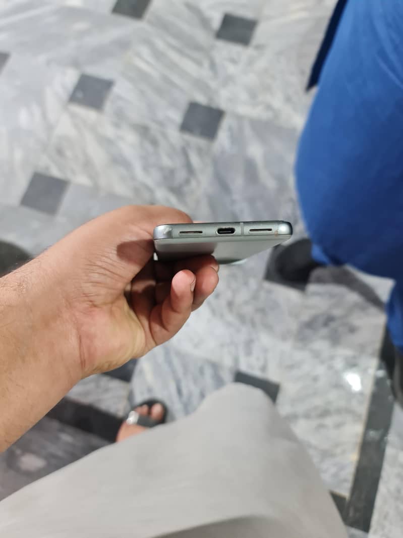 Google Pixel 8 3