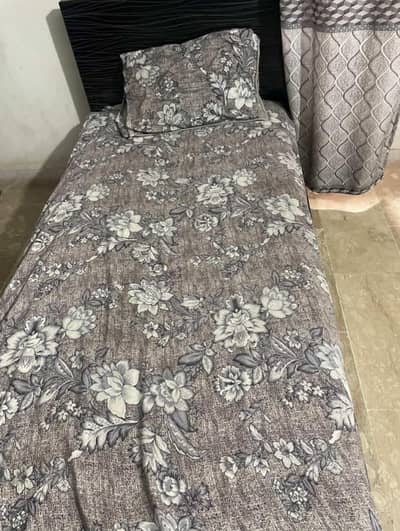 single bed mattress 2 door cupboard aur dressing urgent   bed 2 do