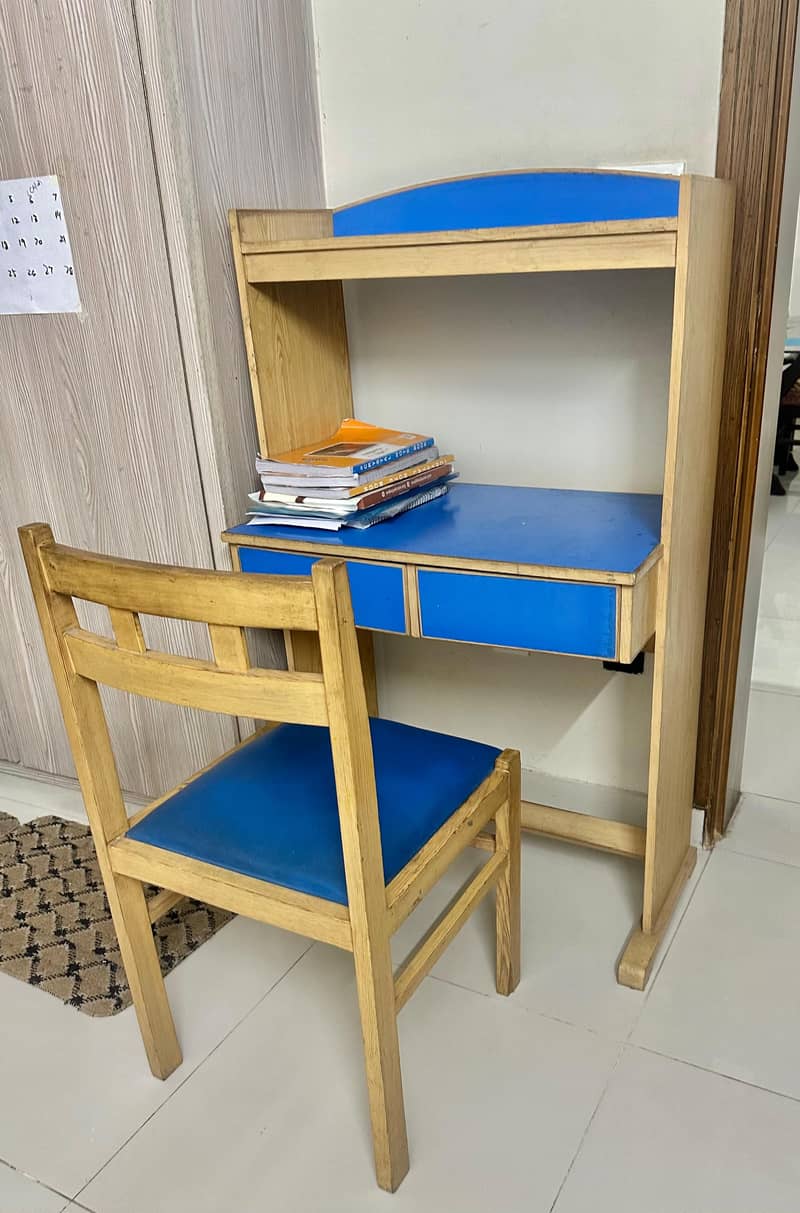 study table and chair 1