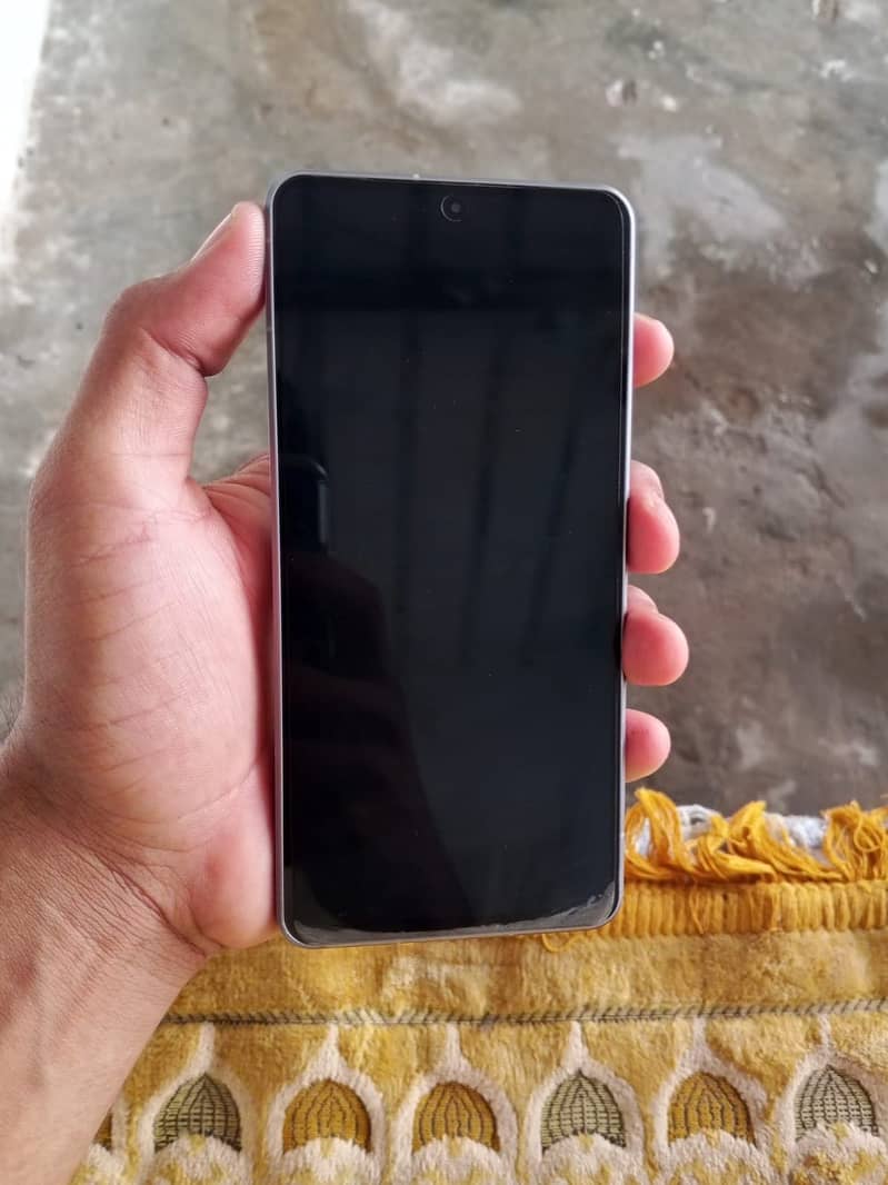 Sharp Aquos R7 3