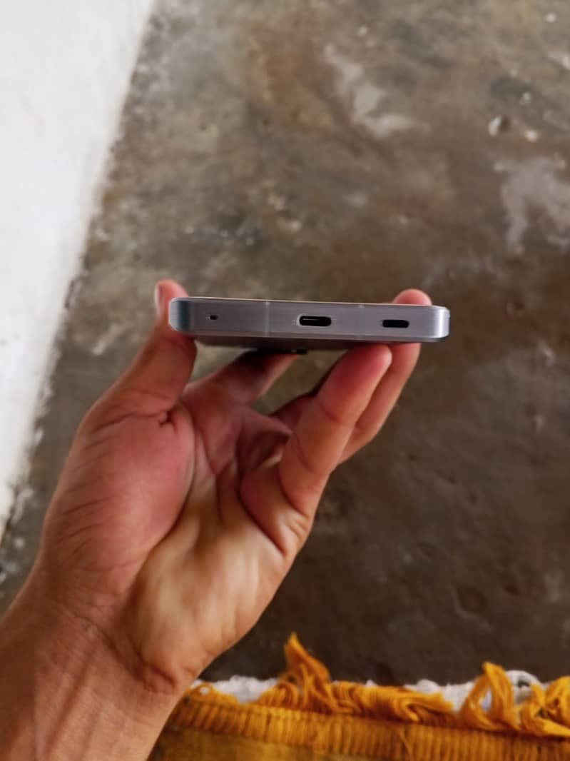 Sharp Aquos R7 4