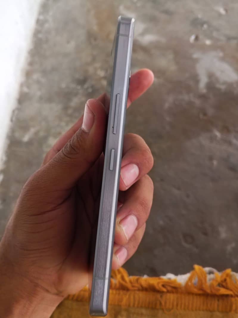 Sharp Aquos R7 5