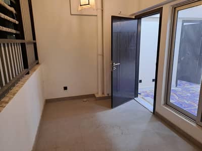 Flat For Sale Paramount 5th Floor Corner 2 Bed DD tiles flooring full west open  1000 square feet Lease flat parking  1 caror 45 Lac*Code(16590)*