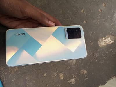 Vivo V21