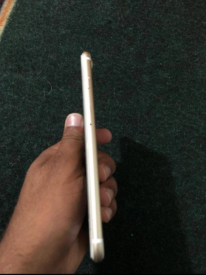 Apple iPhone 7 Plus 5