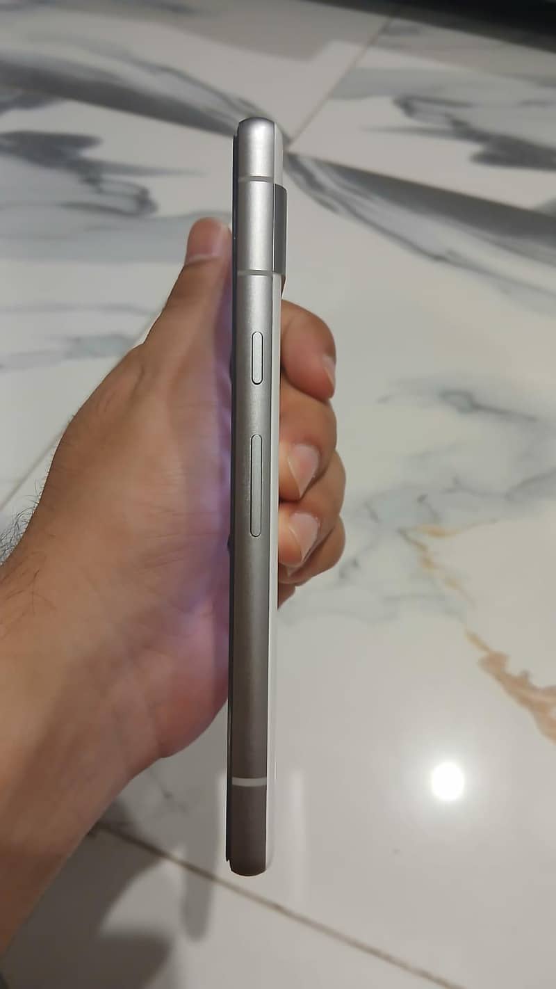 Google Pixel 7a 2