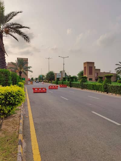 To sale You Can Find Spacious Prime Location Residential Plot In New Lahore City - Block A