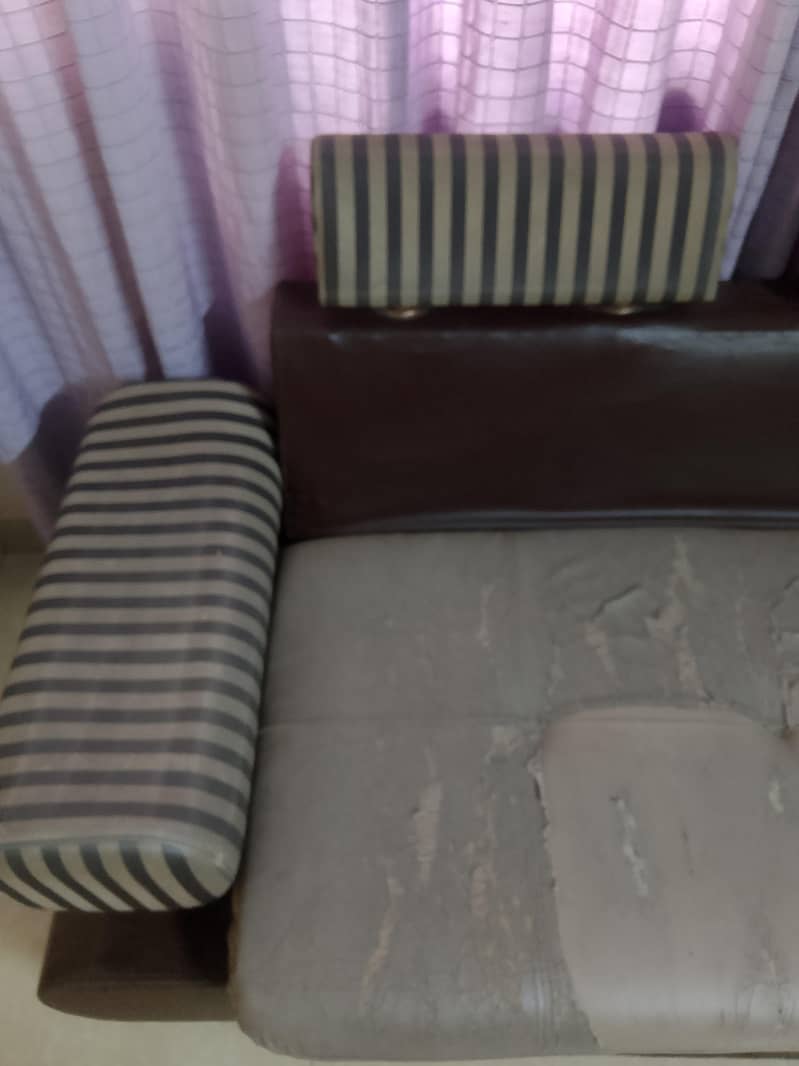 USED SOFA 3