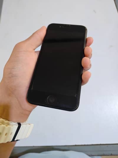 Apple iPhone SE