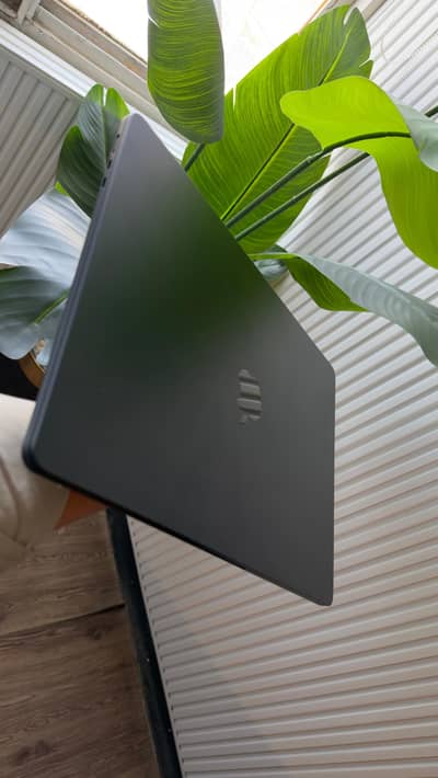 MacBook 15.3 inches 2023 M2 in Mint condition