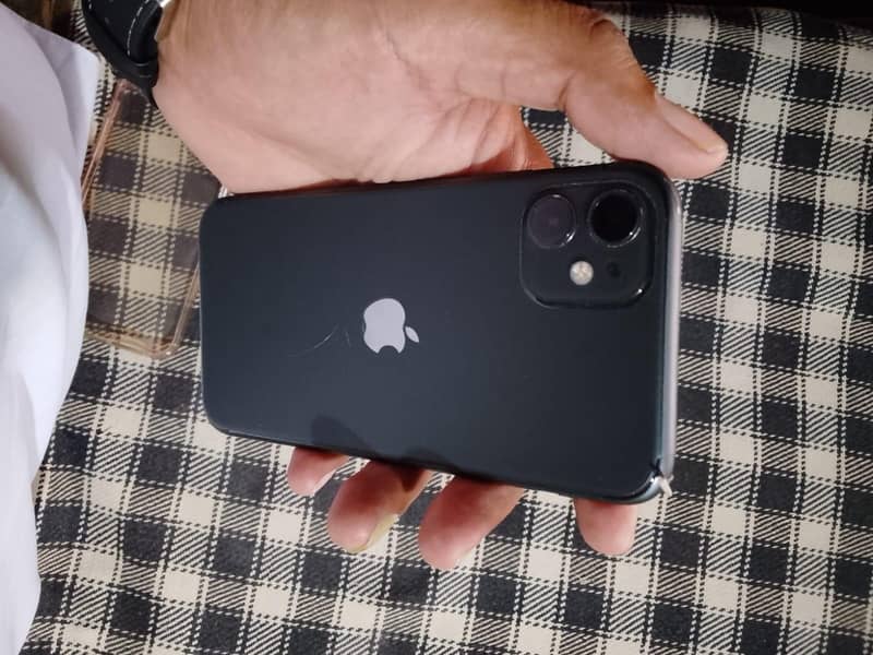 Apple iPhone 11 0
