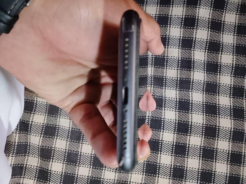 Apple iPhone 11 2