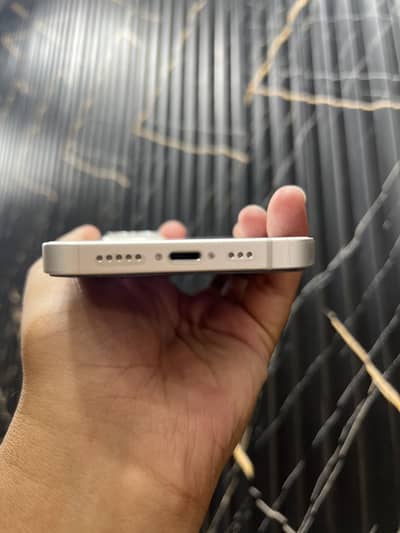 Apple iPhone 14